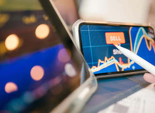 Trader attivo su più mercati, specializzato nell’analisi di Bitcoin, Ethereum e delle opzioni sul forex
